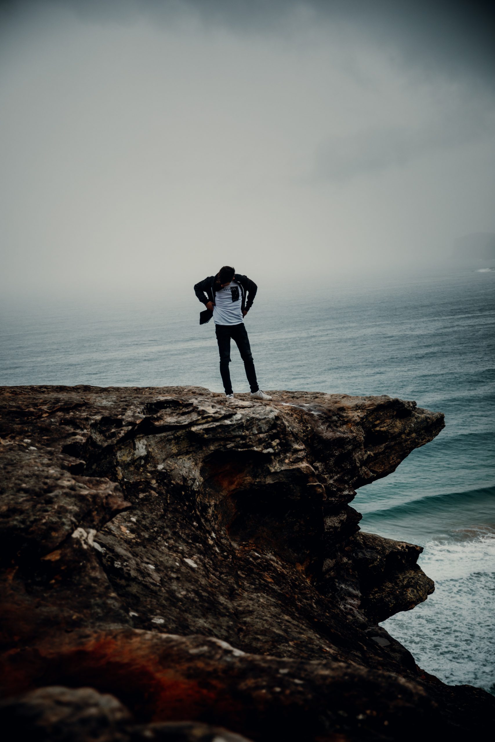 palm beach barrenjoey lighthouse hike right before a storm overlooking the ocean