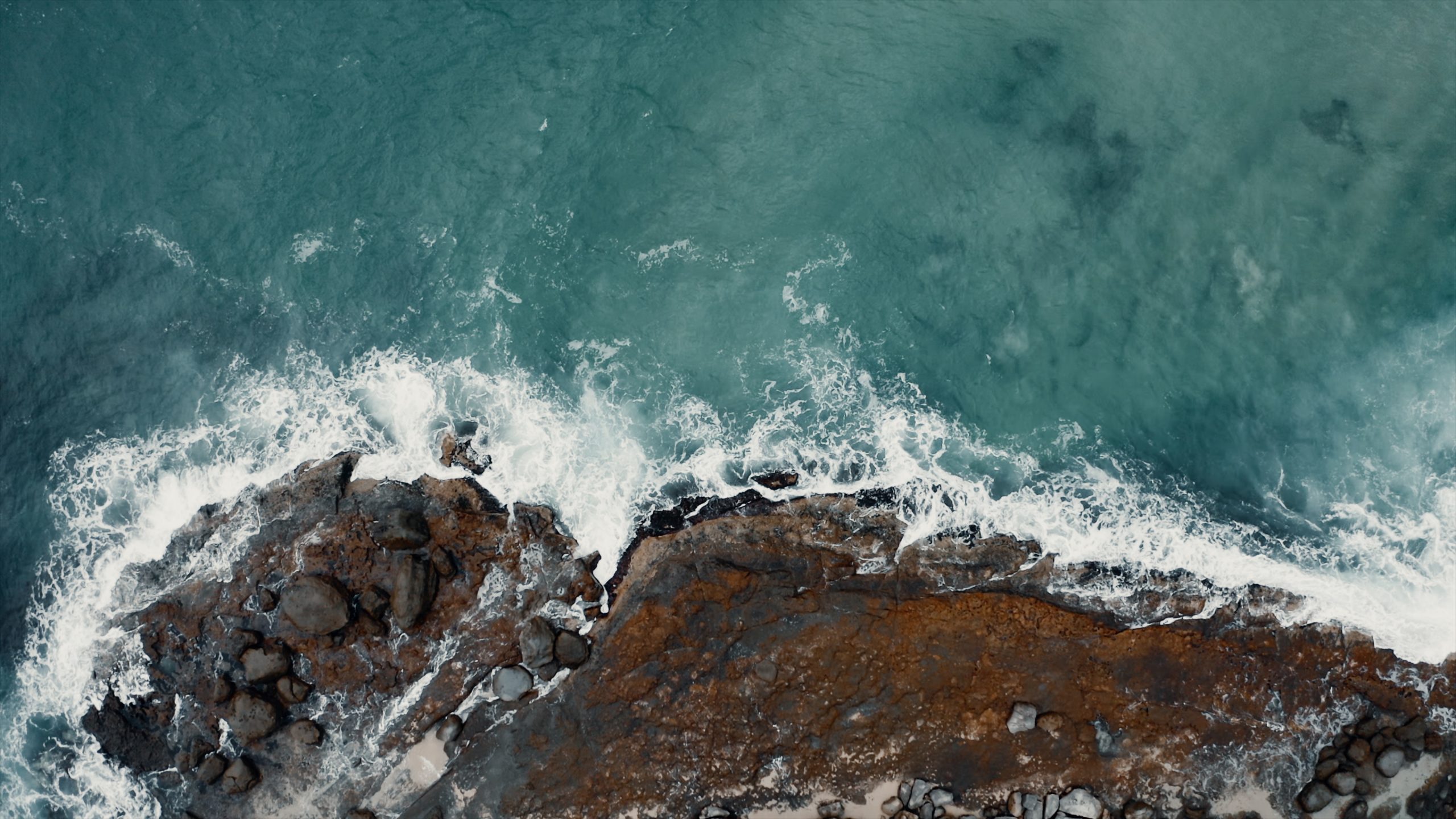 top-down shot of a ocean waves – aerial cinematography - DJI Mavic Pro 2