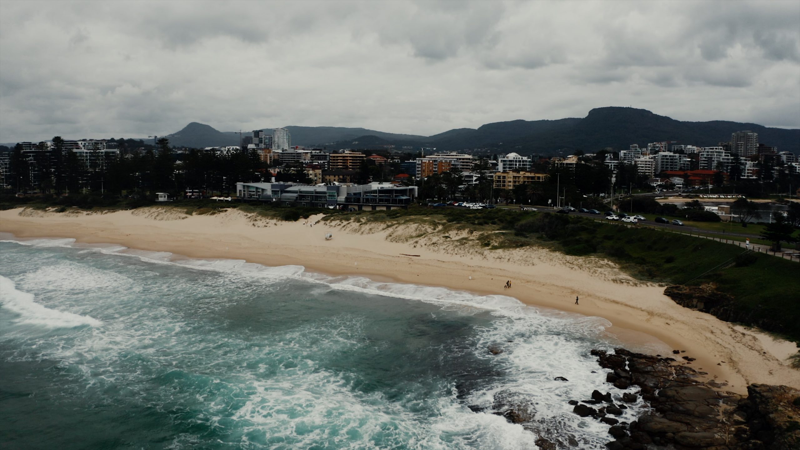 Wollongong city beach – aerial cinematography - DJI Mavic Pro 2